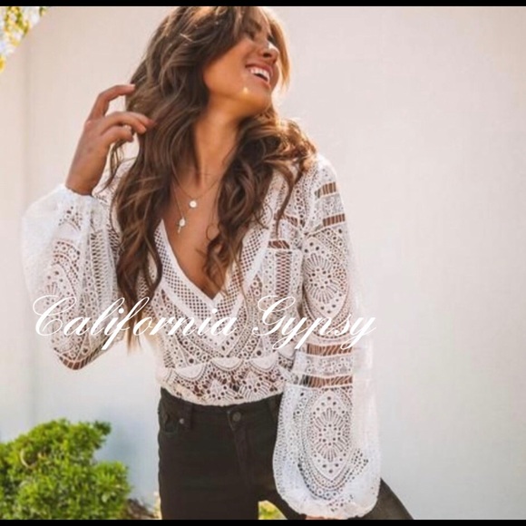 CALIFORNIA GYPSY Tops - HP🏆 Boho vintage lace top